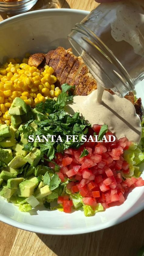 Santa Fe Salad Recipe, Plant Based Salads, Salad Recipe With Chicken, Santa Fe Salad, Salad Recipes Healthy Lunch, Recipe With Chicken, Salad Recipes Healthy Easy, Healthy Bowls Recipes, Side Salad Recipes