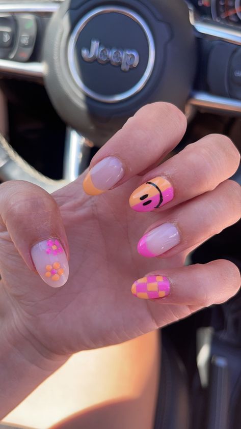 Gel Nail Designs Smiley Face, Pink Happy Face Nails, Smiley Nails Happy Faces, Checkered And Smiley Nails, Checkered Smiley Face Nails, Smiley Face Nails Pink, Pink Orange Blue Nails, Preppy Nail Ideas For Kids, Pink Smiley Face Nails