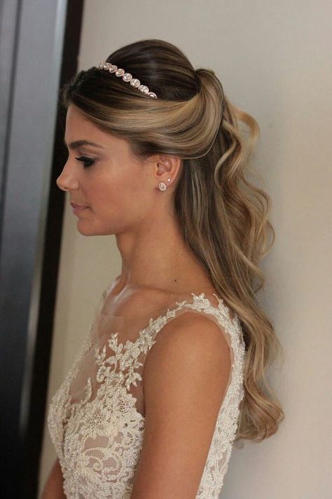 Bride Hairstyles Veil, Bride Hairstyles With Veil, Bridal Hair Half Up, Wedding Hair Half, Hairstyle Hairstyle, Wedding Hair Headband, Wedding Hairstyles Bride, Bride Headband, Tiara Hairstyles