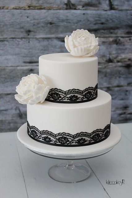 Black and White Wedding Cake... Wedding ideas for brides, grooms, parents & planners ... https://itunes.apple.com/us/app/the-gold-wedding-planner/id498112599?ls=1=8 … plus how to organise an entire wedding ♥ The Gold Wedding Planner iPhone App ♥ Black Lace Wedding Cake, Wedding Cakes Simple, Cakes Purple, White And Black Wedding, Wedding Cake Simple Elegant, Black Wedding Cake, Cakes Simple, Black And White Wedding Cake, Buffet Dessert