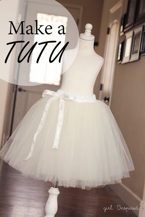 How to Make a Tutu. The best tutorial! Even includes instructions for a lining so there is no scratchy tulle touching the skin. Tutu Diy, Make A Tutu, Tutu Tutorial, Rok Tutu, Diy Outfits, Tule Rok, How To Make Tutu, Diy Tutu, Diy Vetement