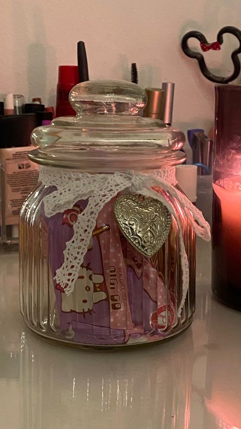 Diy Jars Ideas, Cute Jars, Lace Jars, Hello Kitty Candy, Jars Diy, Fairy Garden Birthday Party, Diy Jar, Gift Jar, Money Jars