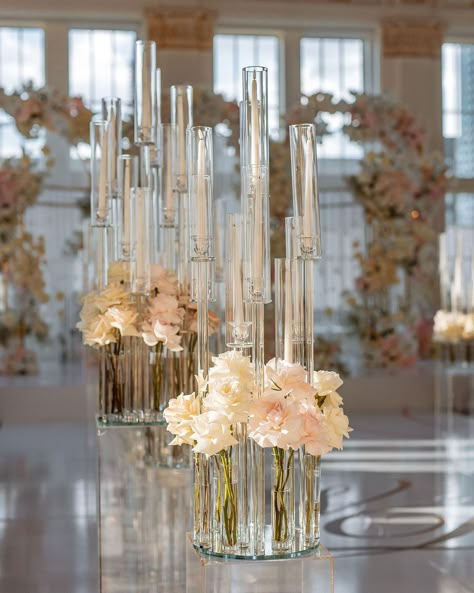 Infinitude Design Canada | Classically romantic in every way 🤍 ceremony aisle arrangements • Planner: @fleurweddingstoronto Photographer: @agistudio Venue:… | Instagram Contemporary Wedding Decor, Aisle Arrangements, Wedding Design Board, Modern Wedding Centerpieces, Wedding Centerpieces Mason Jars, Black And White Wedding Theme, Ceremony Aisle, Tall Wedding Centerpieces, Flower Arrangement Designs