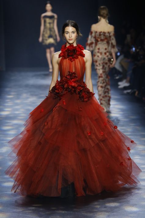 Blame it on the Oscars: Red carpet–ready looks were the most pinned in February. Fashion Show Dresses, Dress With Flowers, Gaun Fashion, Couture Gowns, Gorgeous Gowns, Marchesa, Elie Saab, Fall 2016, Beautiful Gowns