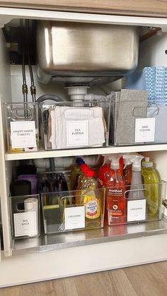 Organisation Ideas Home, Organised Kitchen Aesthetic, Kitchen Decorating Ideas White Cabinets, Organised Home Aesthetic, Organised House Aesthetic, House Organisation Aesthetic, Tea Towel Storage Kitchen Organization, Kitchen Organization Ideas Apartment, Kitchen Cupboard Organisation Uk