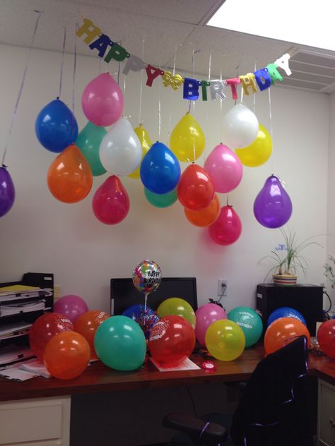 Happy Birthday Office Decorations, Office Balloon Decoration, Birthday Decoration Office, Birthday Desk Decorations Offices, Office Birthday Decorations Desks, Simple Birthday Decoration At Home Ideas, Cubicle Birthday Decorations, Office Birthday Decorations, Birthday Decorations At Home