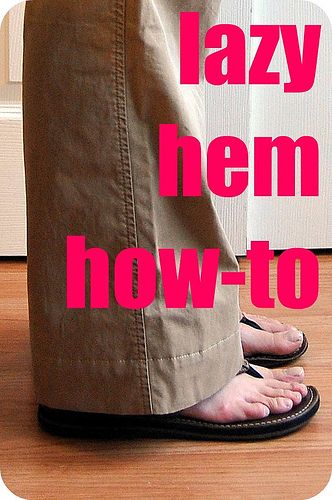 lazy hem how-to by Maker Mama, via Flickr Sew Techniques, Hemming Jeans, Sewing Journal, Sewing Hems, Sewing Creations, Garment Sewing, Sewing Alterations, Hem Pants, Sewing School