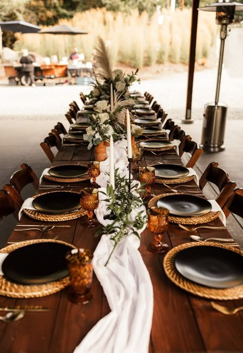 Black Boho Fall Wedding, Black Table Cloth Boho Wedding, Boho Wedding With Black Accents, Boho Black Wedding, Black Boho Wedding, Boho Wedding Tablescape, Moody Boho Wedding, Minimalist Boho Wedding, Boho Tablescape