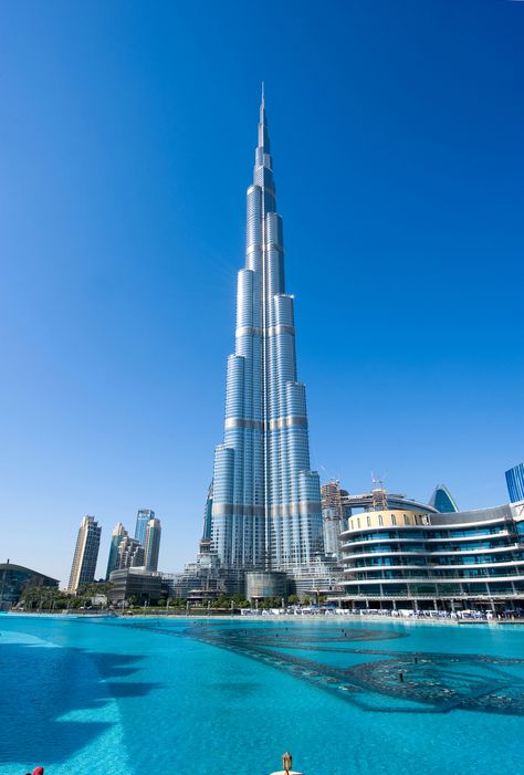 TOP best things to do in Dubiai Trip To Dubai, Dubai Travel Guide, Dubai Architecture, The Sky Is Falling, Dubai Vacation, Popular Places, Building A Container Home, Surreal Photos, Dubai City