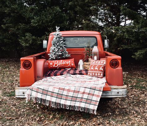 Christmas Country Photoshoot, Christmas Photoshoot Ideas Truck, Red Pickup Truck Christmas Photos, Rustic Truck Christmas Pictures, Red Truck Mini Session, Christmas Mini Sessions Red Truck, Old Red Truck Christmas Pictures, Christmas Photos With Truck, Truck Bed Mini Session