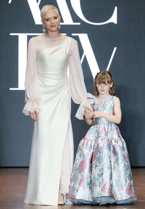 Long Sleeve Formal Gown, Monaco Fashion, Fürstin Charlene, Fashion Week 2022, Monaco Princess, Mother Daughter Fashion, Queen Dresses, Monaco Royal Family, Charlene Of Monaco