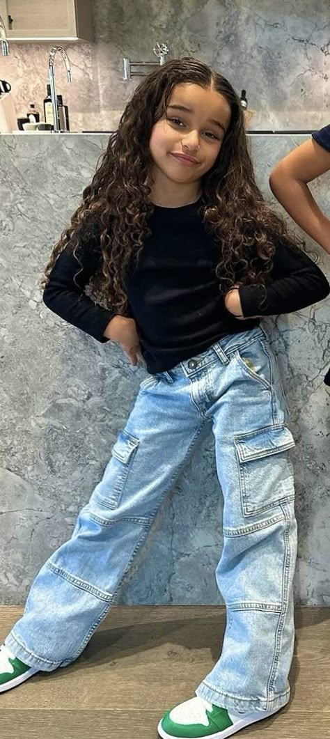 Kardashian Kids Outfits, 100 Face Challenge, Where'd All The Time Go, Kourtney Kardashian Pregnant, Face Challenge, Kardashian Pregnant, Jenner Kids, Dream Kardashian, Aesthetic Kids