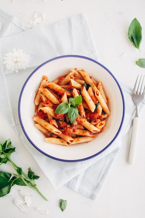 Pasta Photography, Vegan Recipes For Beginners, Simple Vegan Recipes, Penne Recipes, Penne Pasta Recipes, Vegetarian Pasta Recipes, Vegan Recipes Beginner, Vegan Pasta Recipes, Savory Vegan