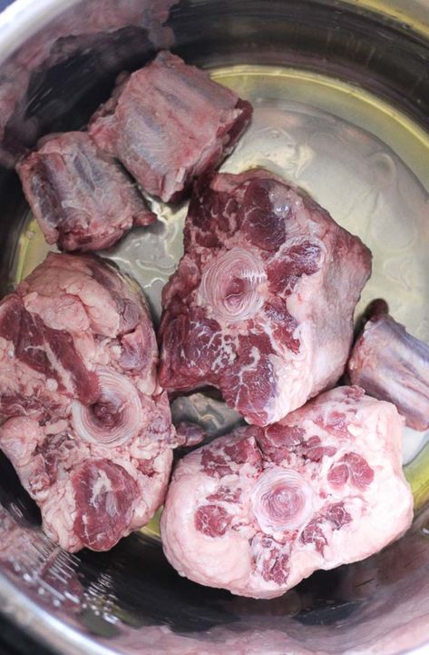 Oxtails And Gravy Recipe, Pressure Cooker Oxtail, Oxtail Recipes Easy, Oxtails Recipe, Recipes Russian, Cooking Oxtails, Ox Tails, Recipes Vietnamese, Pies Chocolate