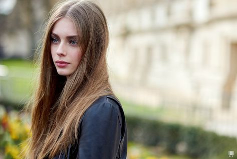 BEFORE SUNRISE - Paris Fashion Week FW16 After Chanel - Models off... Lauren Graaf, Dutch Models, Rtw Fashion, Chanel Show, Dutch Fashion, Dutch Girl, Lip Hair, Before Sunrise, Fair Skin