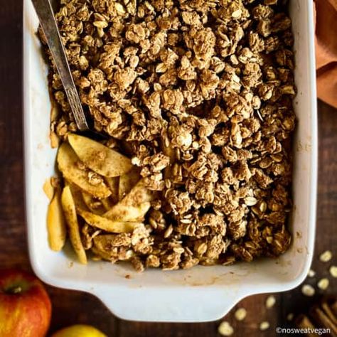 Apple Crisp Topping, Oat Crumble Topping, Vegan Apple Crisp, Healthy Apple Crisp, Meatless Dishes, Nutritional Yeast Recipes, Banana Nice Cream, Gf Baking, Oat Crumble