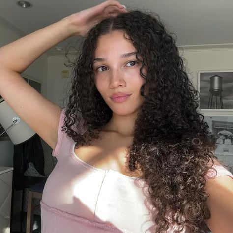 3,995 likes, 161 comments - maliabakermsb on July 20, 2024: "Very thankful". Malia Baker Aesthetic, Malia Baker, Olivia Baker, The Baby Sitters Club, Curly Hair Inspiration, Long Curly Hair, Curly Girl, Fav Celebs, Descendants