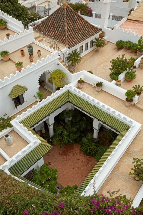 Spanish Bathroom, York Castle, Tangier Morocco, Garden Pavilion, Moroccan Lighting, Moroccan Homes, Casa Patio, Modern Moroccan, Patio Interior