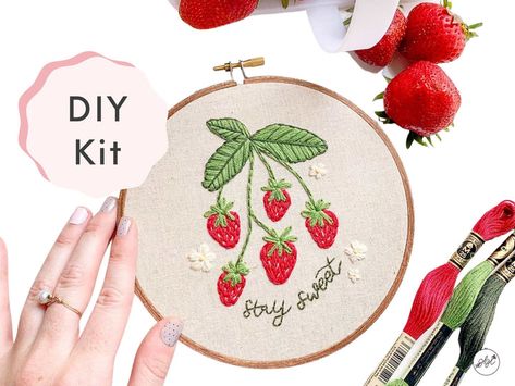 Strawberry Embroidery Pattern, Embroidery Basics, Sweet Embroidery, Strawberry Embroidery, Diy Embroidery Projects, Hamilton Art, Needlecraft Patterns, Diy Kits For Adults, Learning To Embroider