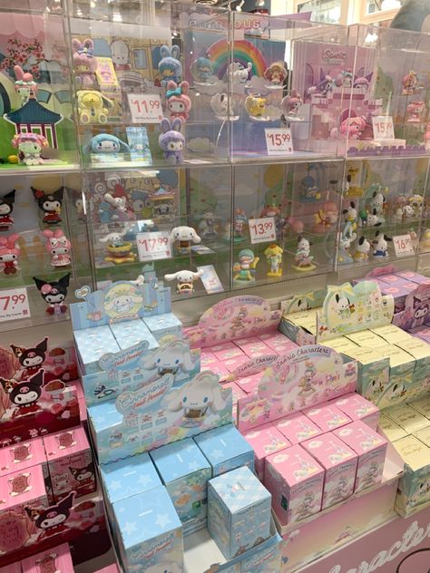 Miniso Blind Box Sanrio, Miniso Sanrio Figures, Kenji Shop, Miniso Stuff Toys, Miniso Aesthetic, Sanrio Figures, Sanrio Shop, Sanrio Things, Sanrio Toys