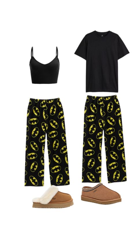 Couple Pajamas Pants, Bf Gf Matching Halloween Costumes, Boyfriend And Girlfriend Outfits Ideas, Batman Pjs Couple, Matching Couple Outfits Alt, Matching Pjs For Couples Pictures, Matching Outfits For Couples School, Cute Couple Pjs, Bf Matching Outfits