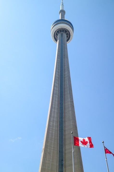 CN Tower Toronto-18 Wallpaper Toronto, Toronto Cn Tower, Canada Pictures, Eiffel Tower In Paris, Tower In Paris, Canada Eh, Canada Photography, Toronto City, Observation Deck