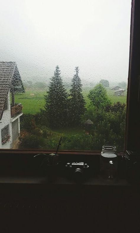 window, rain Rainy Mood, Rainy Day Aesthetic, I Love Rain, Rain Wallpapers, Cozy Aesthetic, Window View, Foto Art, Rain Photography, Rain Drops