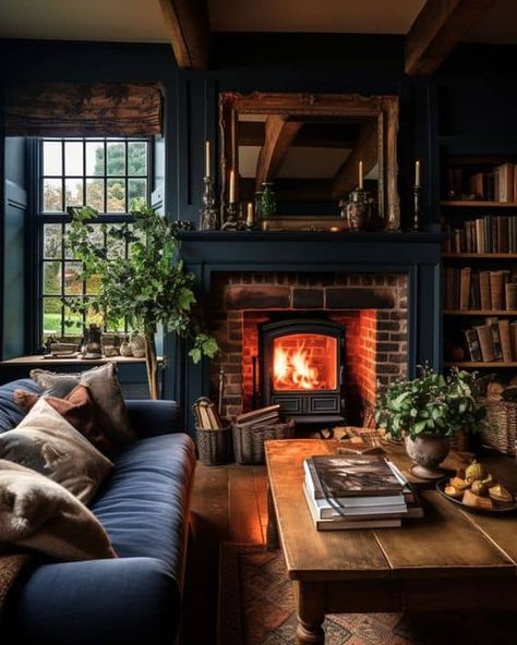 Moody Living Room, Dark Living Rooms, Dark Home Decor, Casa Vintage, Vintage Living Room, Blue Living Room, Living Room Decor Apartment, Living Room Inspo, Design Living Room