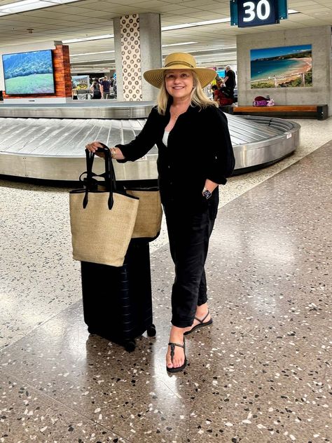 Stylish Summer Outfits For The Airplane And Travel Tips | Classic Casual Home Europe Travel Outfits Summer, Travel Outfits For Women, Matching Loungewear Set, Comfortable Travel Outfit, Airport Outfit Summer, Perfect Travel Outfit, Air Port Outfit, Comfy Travel Outfit, Airplane Outfits