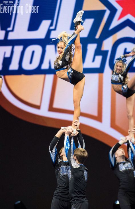 Cheer Athletics Cheetahs at NCA 2016 / photo: Front Row Cheer Photos Cheer Athletics Cheetahs, Cheer Photos, Allstar Cheerleading, Cheerleading Stunt, Cheers Photo, Cheer Athletics, Cheer Picture Poses, Cheer Pictures, Hate Men