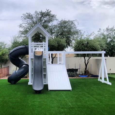 Ultimate Kids Backyard, Backyard With Kids Play Area, Backyard Playset Ideas, Modern Playset, Backyard With Playground, Custom Playset, Playset Landscaping, Kids Playset Outdoor, Grass Backyard