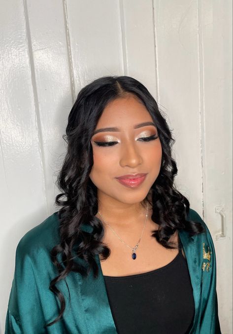 Light Makeup For Quinceanera, Sage Quince Makeup, Emerald Green Quinceanera Makeup, Quince Makeup Looks Natural, Sage Green Makeup Look Quince, Quince Makeup Natural, Green Quince Makeup, Gold Quince Makeup, Quinceanera Makeup Natural