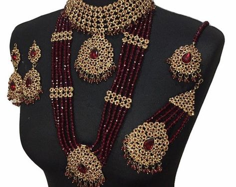 Pakistani Bridal Jewelry Sets Brides, Bridal Jewelry Pakistani, Khada Dupatta, Bride Things, Bridal Jewelry Gold, Bridal Jewellery Online, Traditional Bridal Jewelry, Luxury Wedding Jewelry, Traditional Wedding Jewellery