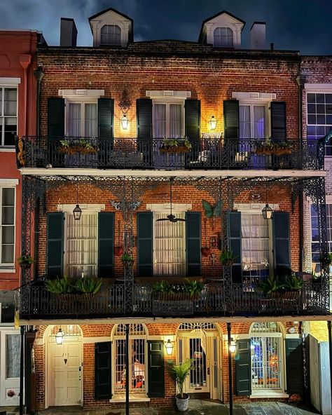 French Quarter Decor, New Orleans Apartment, New Orleans Architecture, New Orleans History, New Orleans Vacation, French Creole, New Orleans City, New Orleans Hotels, Louisiana Wedding