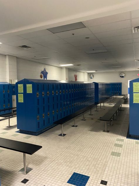 Aesthetic Locker, Middle School Aesthetic, Locker Room Shower, Scary Aesthetic, Middle School Lockers, High School Lockers, Sports Locker, School Cheerleading, School Building Design