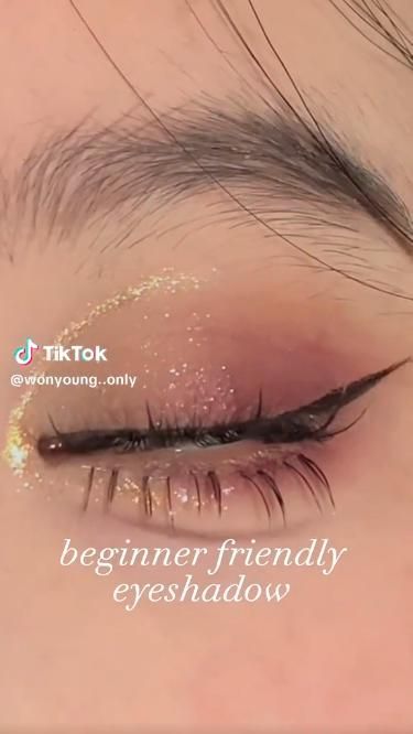 eye makeup look tutorial, glitters Glitter Eyeshadow Makeup, Eyeshadow Guide, Eyeshadow Makeup Tutorial, Eye Makeup Palette, Kawaii Makeup, Korean Eye Makeup, Take Care Of Your Skin, Glitter Eye Makeup, Makeup Tutorial Eyeshadow