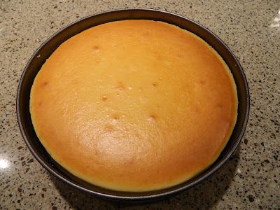 Create this Amazing Crack-less New York Style Cheesecake in your very own kitchen Cake Mix Desserts, New York Style Cheesecake, Souffle Recipes, Cheesecake Lovers, New York Cheesecake, Cheesecake Desserts, Empty Nest, New York Style, Holiday Cooking