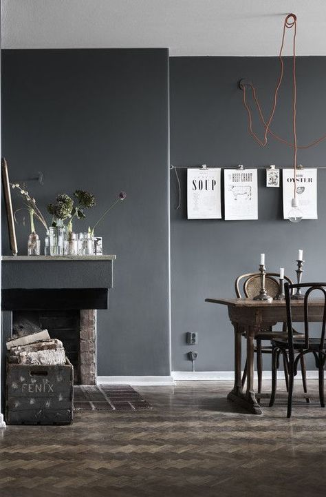 Dark Grey Dining Room, Grey Paint Living Room, Dark Grey Walls, Gray Walls, Dark Walls, Grey Dining, Dark Wall, Dark Interiors, Gray Interior