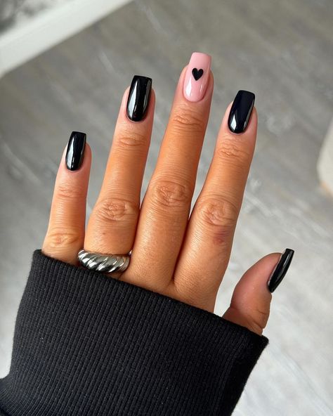 Glossy Black Heart 🖤 @glossifyofficial @nails_luxeofficial @os.ltd @lucypastorellitools_ Inspired by @by_hannahtaylor #blacknails… | Instagram Trendy Short Nails, Black Gel Nails, Manikur Kuku, Heart Nail Designs, Nagel Tips, Short Coffin Nails, Simple Gel Nails, Nails Polish, Nagel Inspo