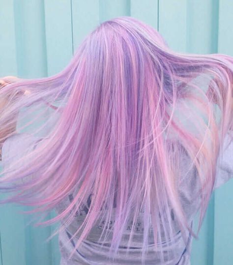 Looking for unique hairstyles inspiration? We'll show you a beautiful selection of 32 different pastel hairstyle ideas: Pink, bleached, green, pink, lavender dyed hair and much more! Pick yours and have fun! Read the article here Pink And Purple Hair, Multicolor Nails, Hairstyles Inspiration, Dyed Hair Pastel, Candy Hair, Pastel Pink Hair, Hair Color Pastel, Ombré Hair, Hair Color Purple