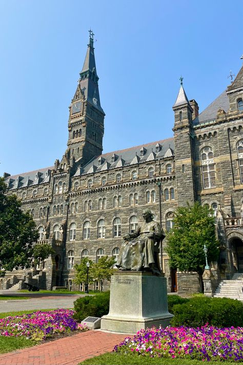 georgetown university dark academia slay Georgetown University Aesthetic, Georgetown University Washington Dc, Study Collage, Aspirational Lifestyle, Georgetown Law, University Aesthetic, Academic Aesthetic, College Vision Board, College Motivation