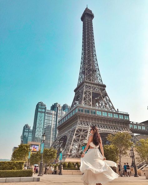 Macao's enchanting cityscapes are truly next level.  📸: https://bit.ly/3e73hIF Macau Travel, Macau China, Full Calendar, Travel Picture Ideas, Hong Kong Travel, Melting Pot, Photo Op, Vacation Outfits, Macau