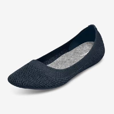 These eco-friendly flats are so comfortable... The post Coffee Break: Tree Breezer Flat appeared first on Corporette.com. Shoes Women Outfit, Flat Tree, Khakis Outfit, Comfortable Ballet Flats, Outfit For Work, Womens Khakis, Summer Flats, Shoe Tree, How To Make Shoes