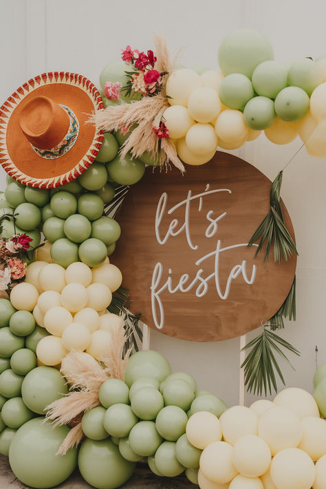 Fiesta Theme Engagement Party Decor, Fiesta Bridal Shower Ideas Decoration, Fiesta Couples Shower Ideas, Cinco De Mayo Bridal Shower Ideas, Fiesta Wedding Shower Ideas, Fiesta Bridal Shower Ideas, Taco About Love, Theme Bridal Shower Ideas, Fiesta Engagement Party