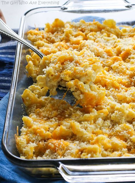 Skinny Mac N' Cheese - half the calories with all the creaminess. The Girl Who Ate Everything, Baked Macaroni, Pasta Casserole, Baked Mac, Macaroni Cheese, Cheese Pasta, Pasta Dish, Mac N Cheese, Ww Recipes