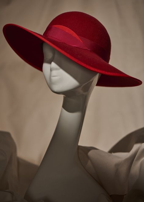 Not for the shy of heart, this red hat is a dramatic statement. It's made from a high quality felt and has grosgrain ribbon work as a finishing touch. Red Hat Outfit, Latest Hair Braids, Stylish Womens Hats, Modern Hat, Classy Hats, Statement Hat, Cute Nail Colors, Retro Hat, Stylish Wedding Dresses