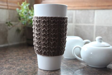 Knit Coffee Cozy Pattern, Cup Cozy Knitting Pattern, Leah Michelle, Knit Cup Cozy, Knit Coffee Cozy, Coffee Cozy Pattern, Cup Cozy Pattern, Easy Knitting Patterns Free, Knitting Patterns Free Beginner