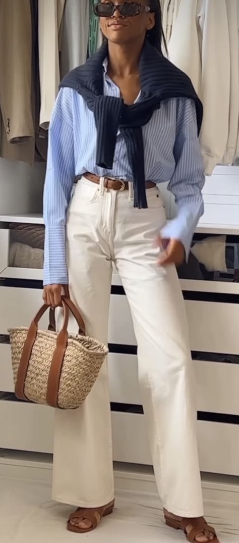 Outfit Jean Blanc, Outfit Pantalon Blanc, Ecru Jeans Outfits, Palette Summer, Ootd Jeans, Mon Dressing, Look Jean, Coastal Grandmother, Mode Jeans