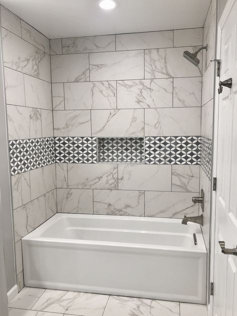 Modern Bathroom Tiles Design Ideas Wall, Marble Tile Tub Surround, Bathroom Ideas With Marble Tile, Tub Shower Combo With Accent Tile, Marble Shower With Accent Tile, Bathroom Accent Tile Ideas, Cr Tiles Small Bathrooms, Shower Tile With Tub, Bath Tub Tiles