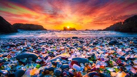 Learn more about this beautiful spot in USA, how to get there (with geo-tracking data) and how to take your perfect picture of this place with our photo tips. Glass Beach California, Best Beaches To Visit, Usa Beaches, Beach Bonfire, California Vacation, Fort Bragg, Glass Beach, Santa Lucia, Nature Trail